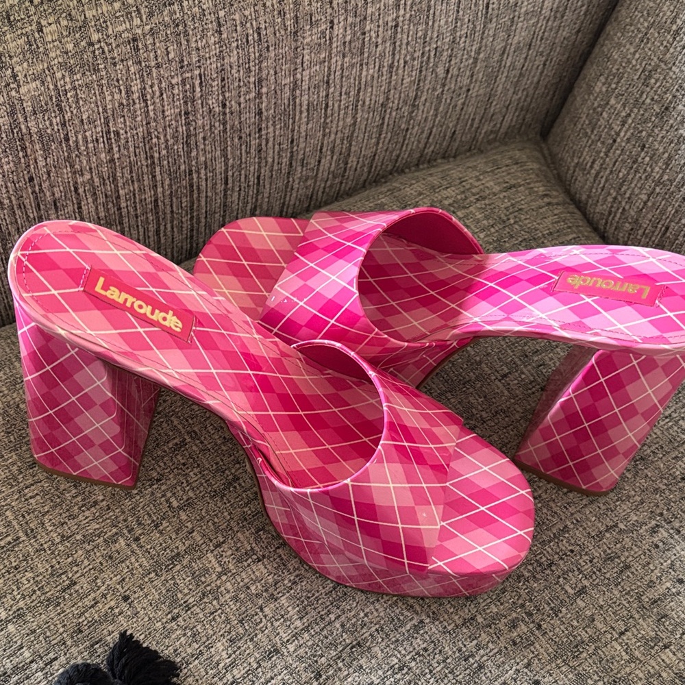 Never Worn - image 1